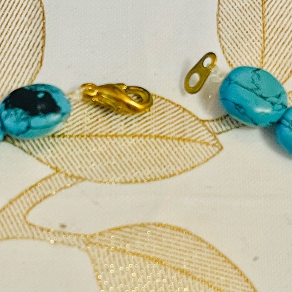 VTG Natural Oval Blue Turquoise Gemstone Necklace Sz 16” - Picture 3 of 5